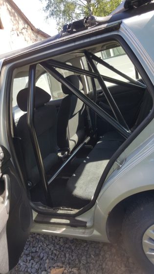 Skręcana pół klatka Rollbar VW Golf 4